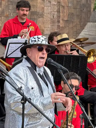 Singer Jim Shannon
