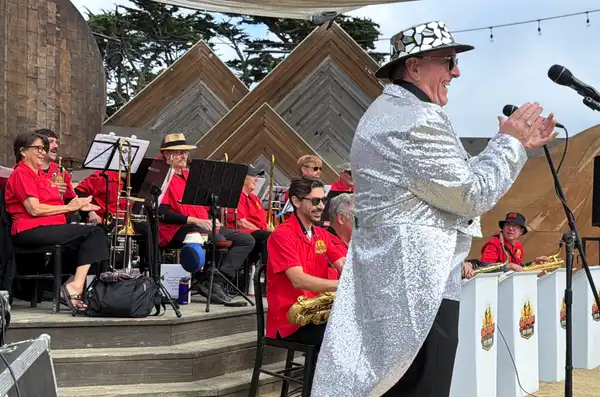Singer Jim Shannon and Las Pulgas Big Band