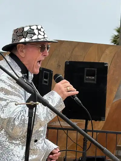 Singer Jim Shannon